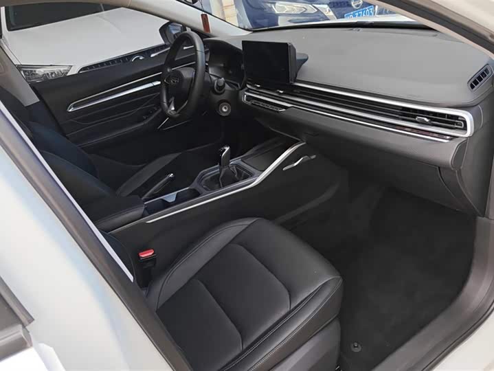 Фото 8 - Geely Emgrand