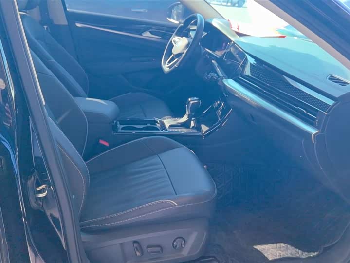 Фото 8 - Volkswagen Passat