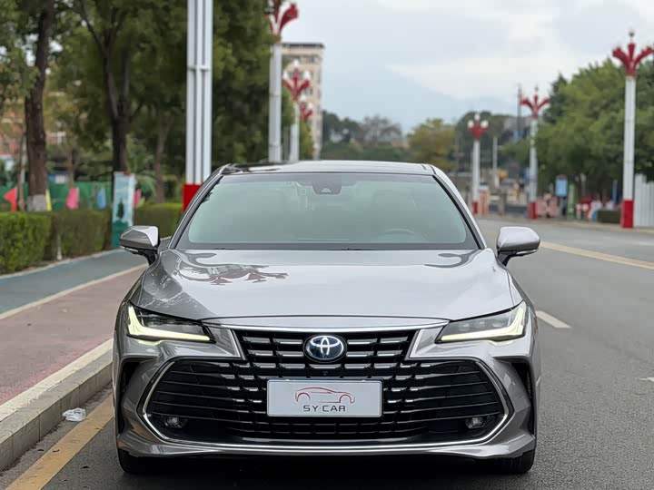 Фото 2 - Toyota Avalon