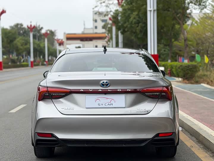 Фото 4 - Toyota Avalon