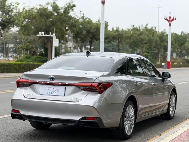 Фото 5 - Toyota Avalon