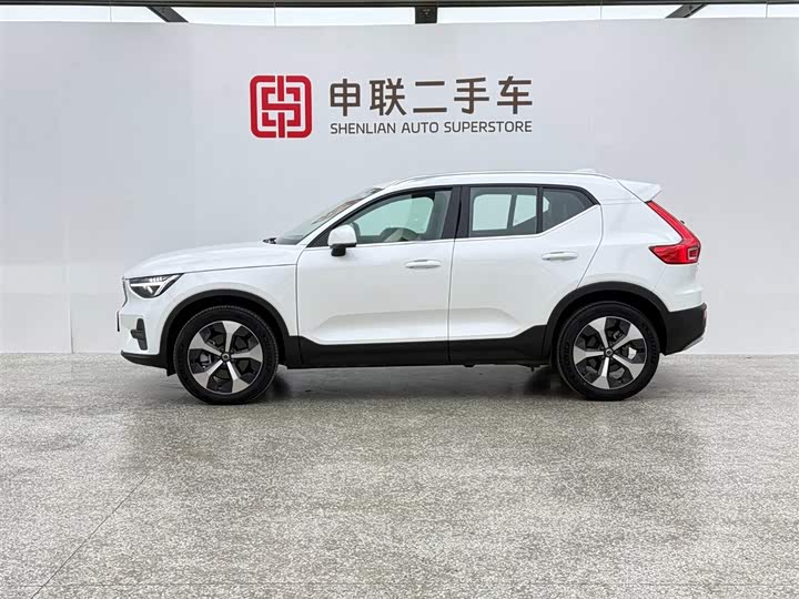 Фото 3 - Volvo XC40