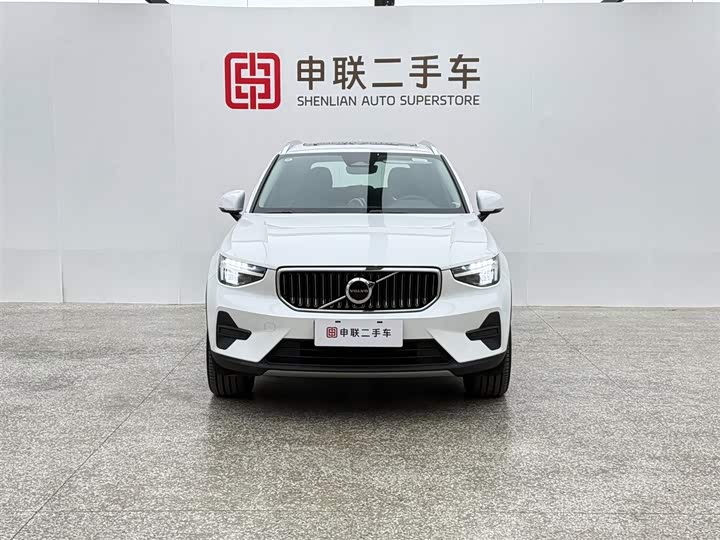 Фото 5 - Volvo XC40