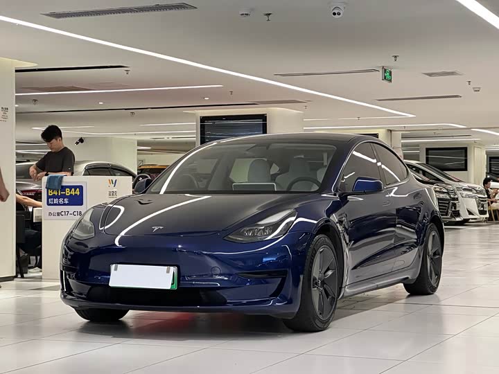 Фото 1 - Tesla Model 3