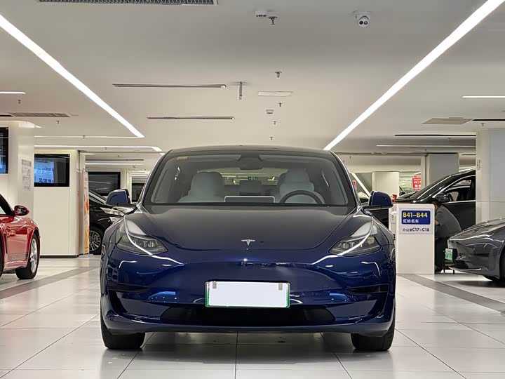 Фото 2 - Tesla Model 3