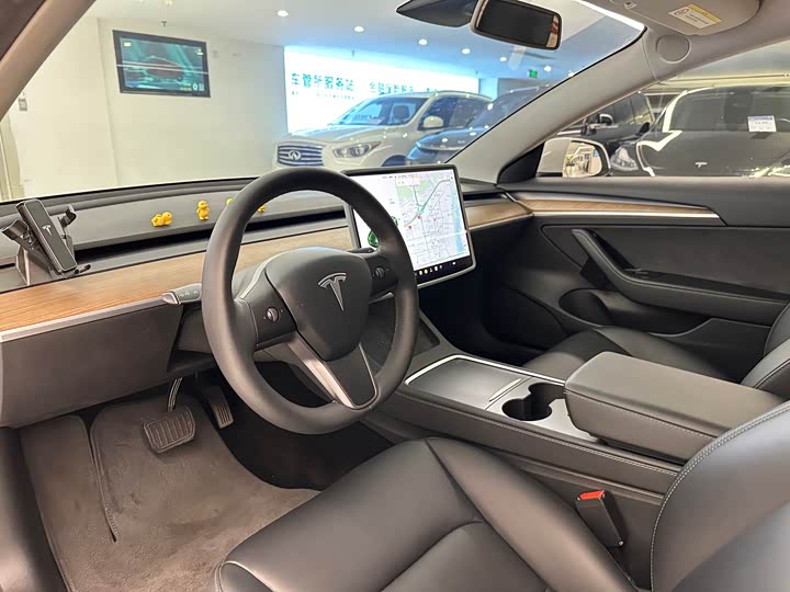 Фото 9 - Tesla Model 3