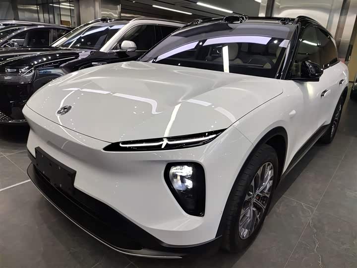 Фото 1 - Nio ES6