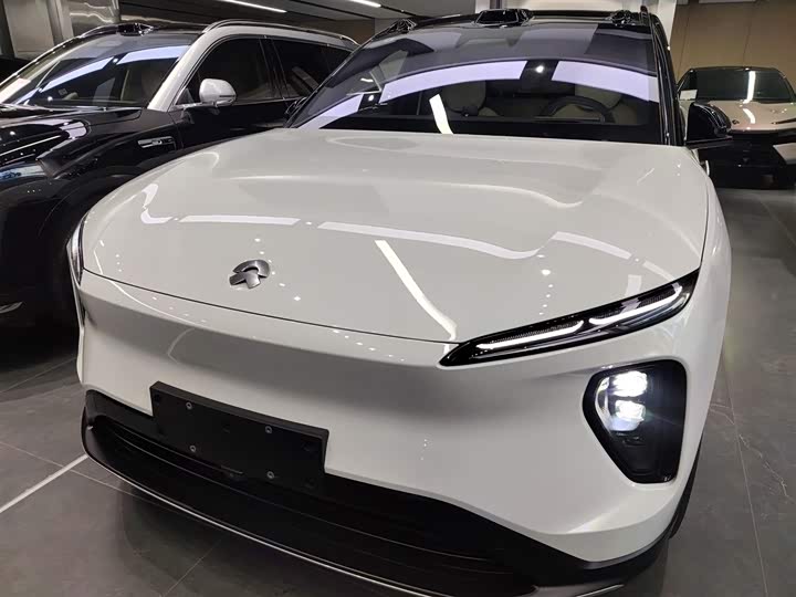 Фото 3 - Nio ES6