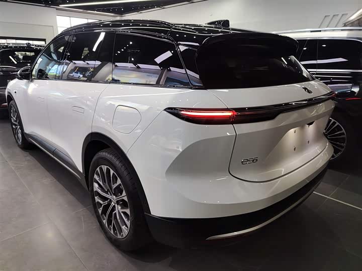 Фото 7 - Nio ES6