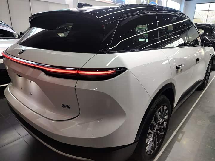 Фото 9 - Nio ES6