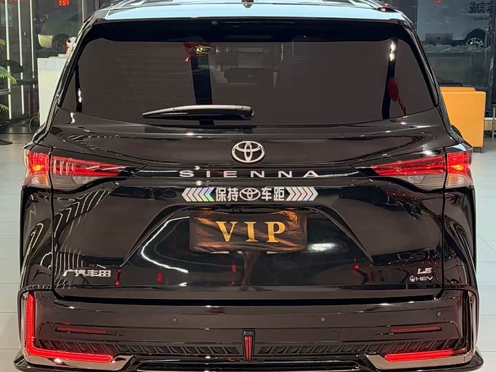 Фото 4 - Toyota Sienna