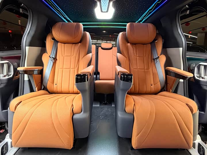 Фото 7 - Toyota Sienna