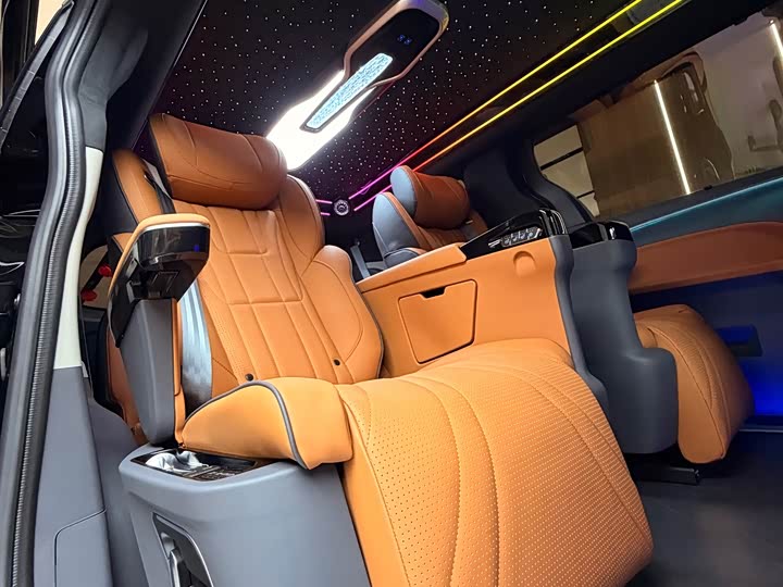 Фото 8 - Toyota Sienna