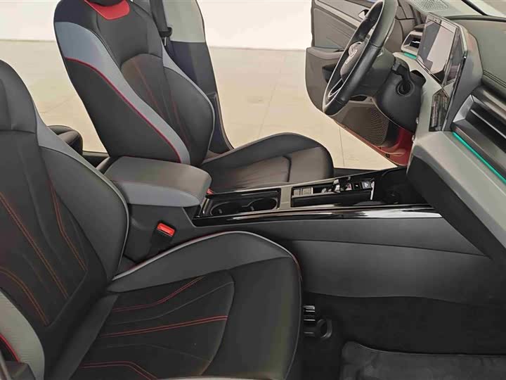 Фото 9 - Volkswagen Lamando L