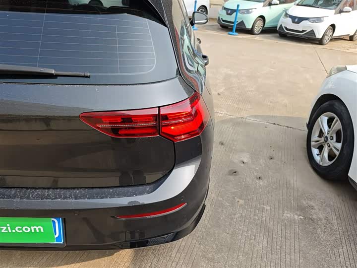 Фото 8 - Volkswagen Golf