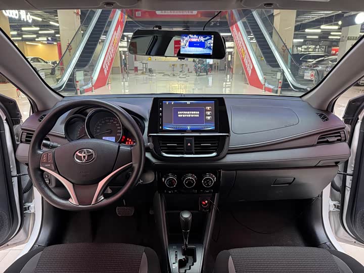 Фото 7 - Toyota Vios