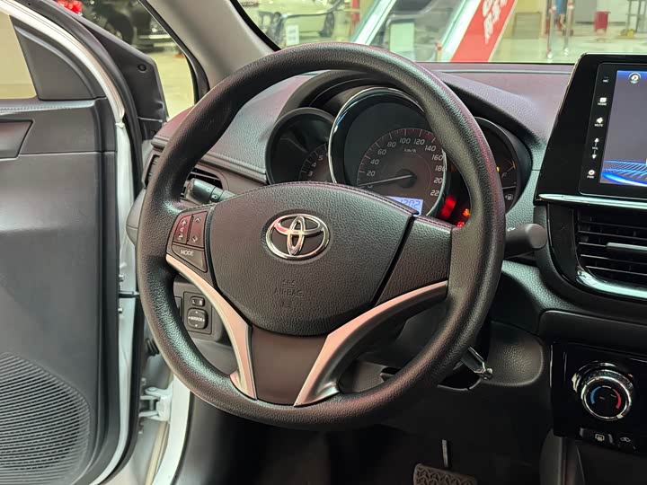 Фото 8 - Toyota Vios