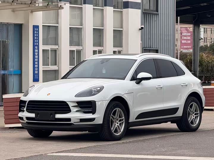 Фото 1 - Porsche Macan