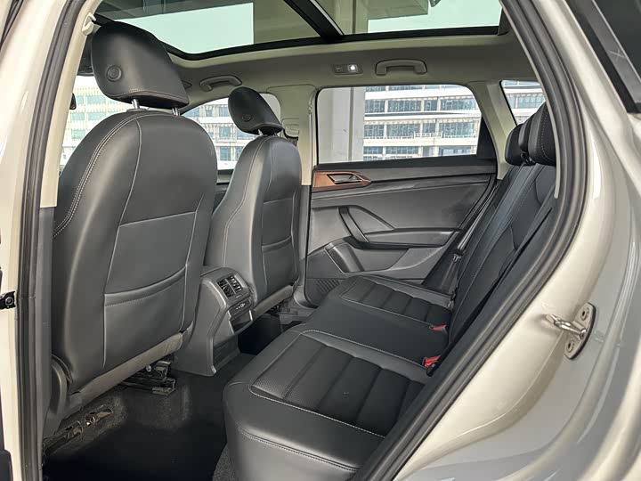 Фото 5 - Volkswagen Tharu