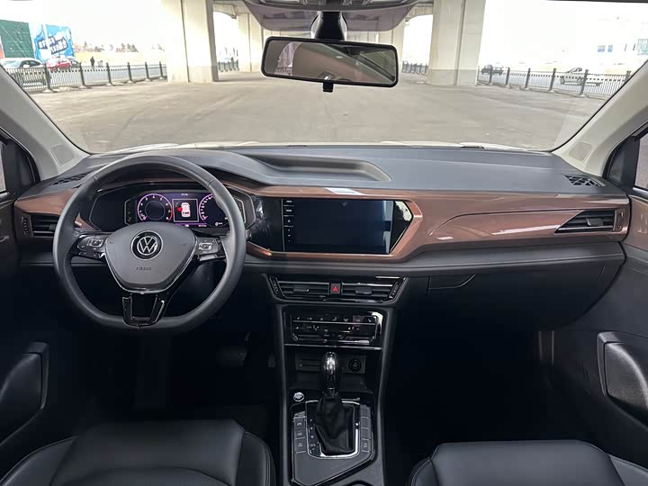 Фото 6 - Volkswagen Tharu