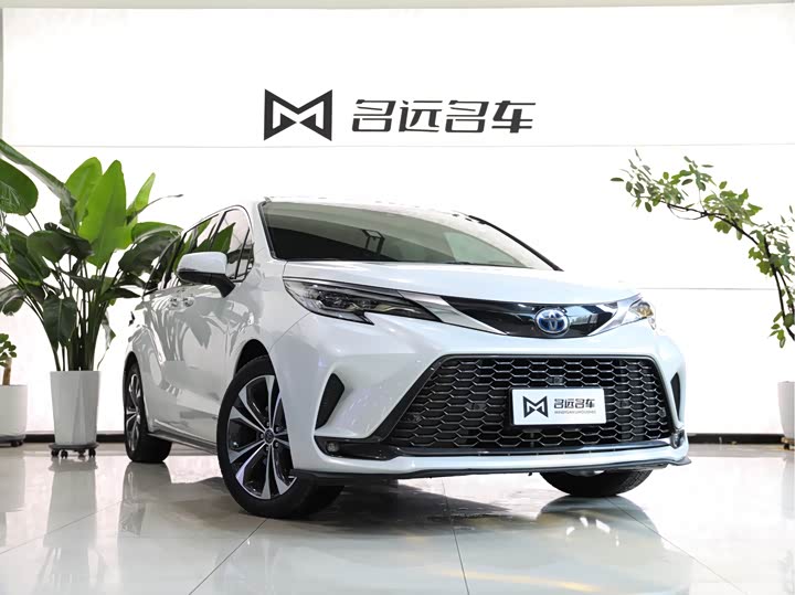 Фото 3 - Toyota Granvia