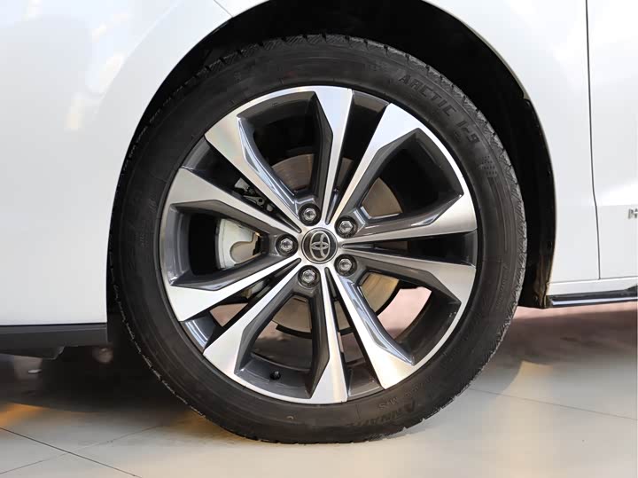 Фото 5 - Toyota Granvia