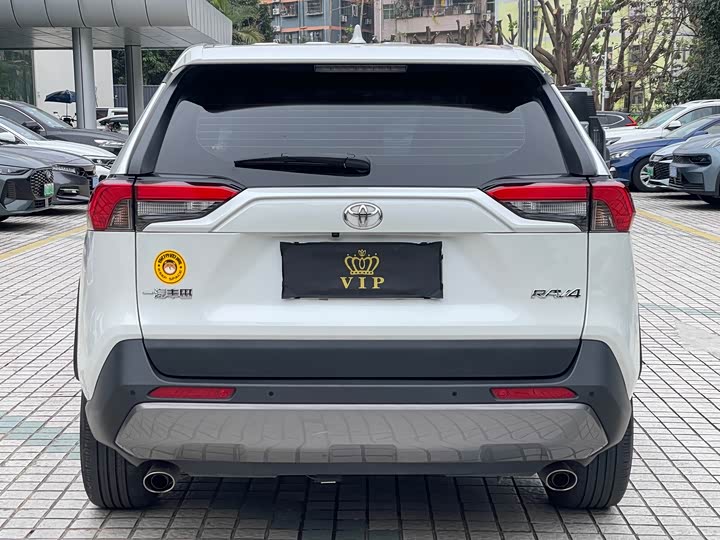 Фото 6 - Toyota RAV4