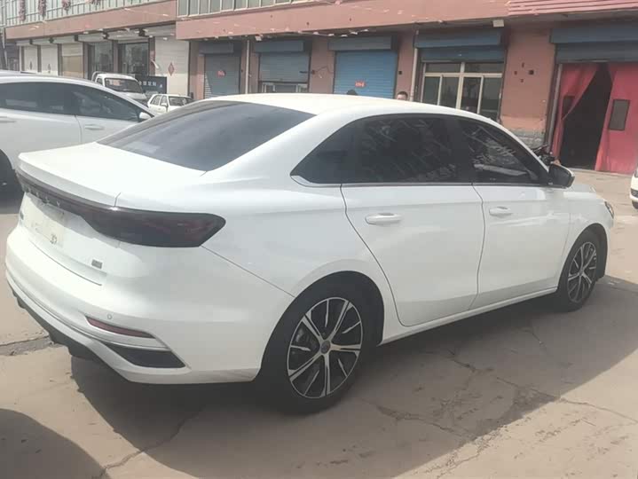 Фото 3 - Geely Emgrand