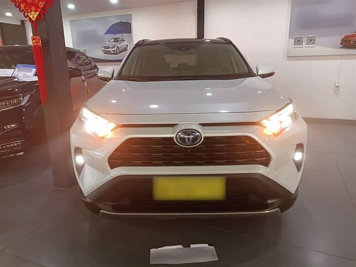 Фото 3 - Toyota RAV4