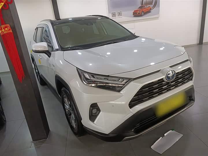 Фото 4 - Toyota RAV4