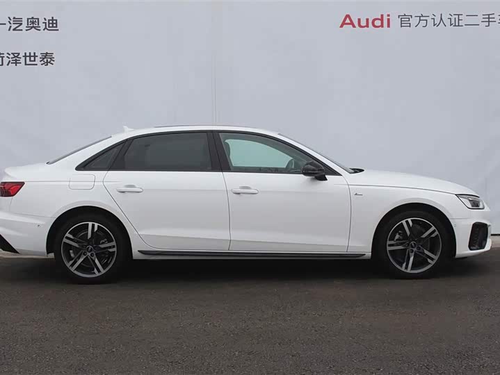 Фото 2 - Audi A4L