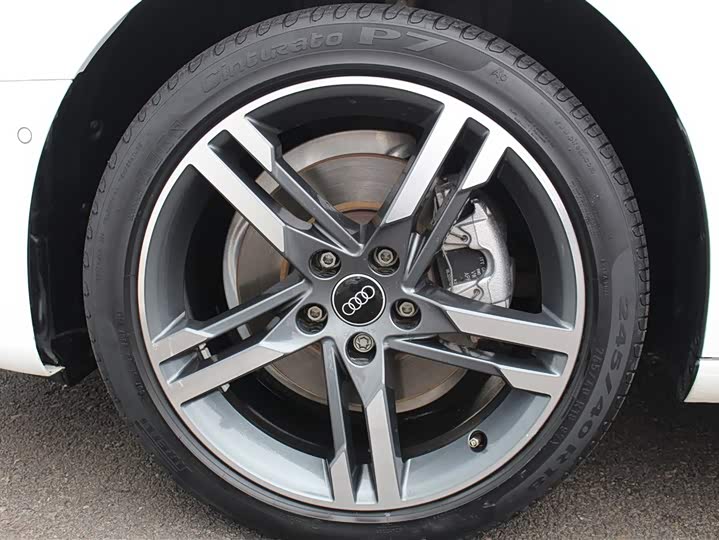 Фото 7 - Audi A4L