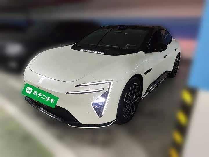 Фото 1 - Avatr 06