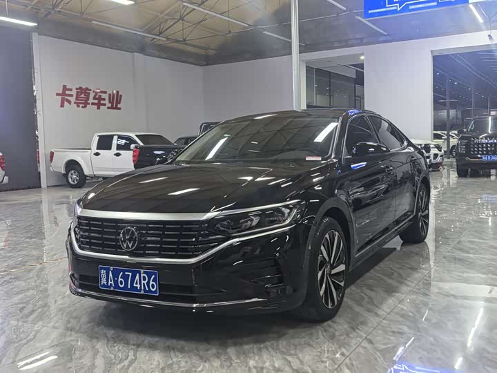 Фото 1 - Volkswagen Passat