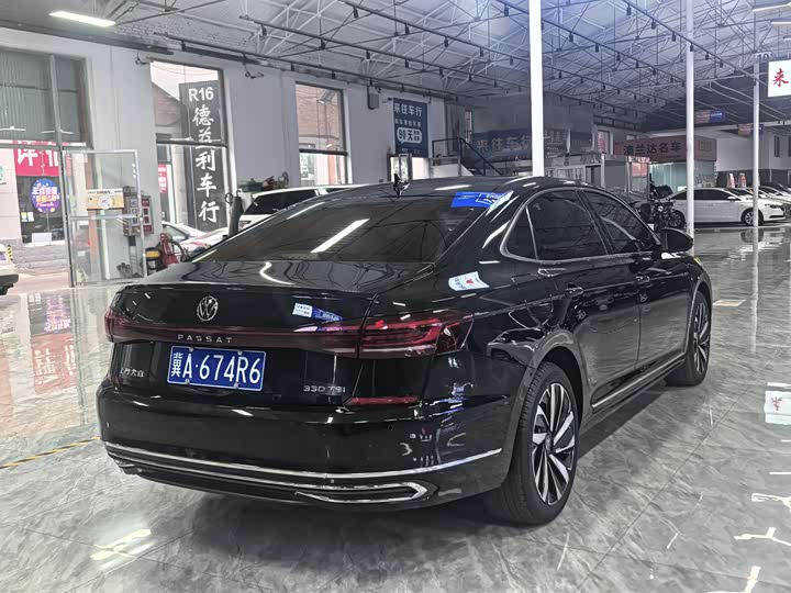 Фото 2 - Volkswagen Passat