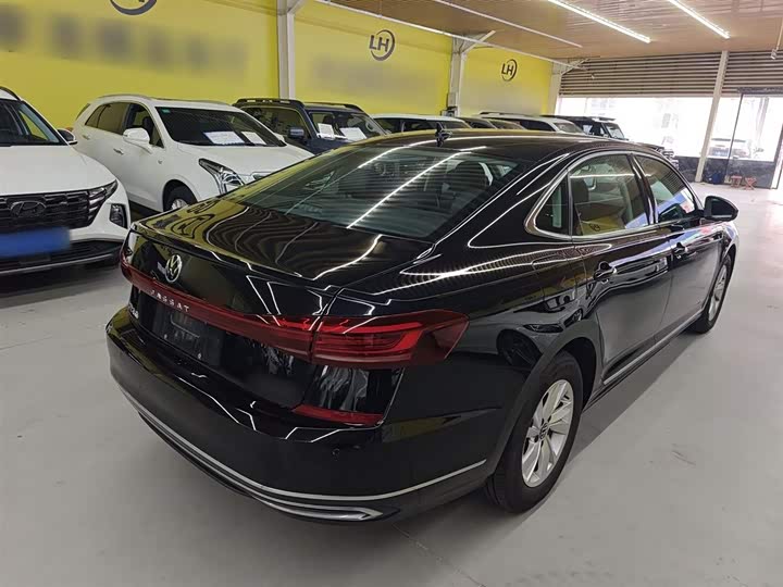 Фото 7 - Volkswagen Passat