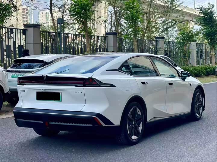 Фото 9 - Changan Deepal SL03