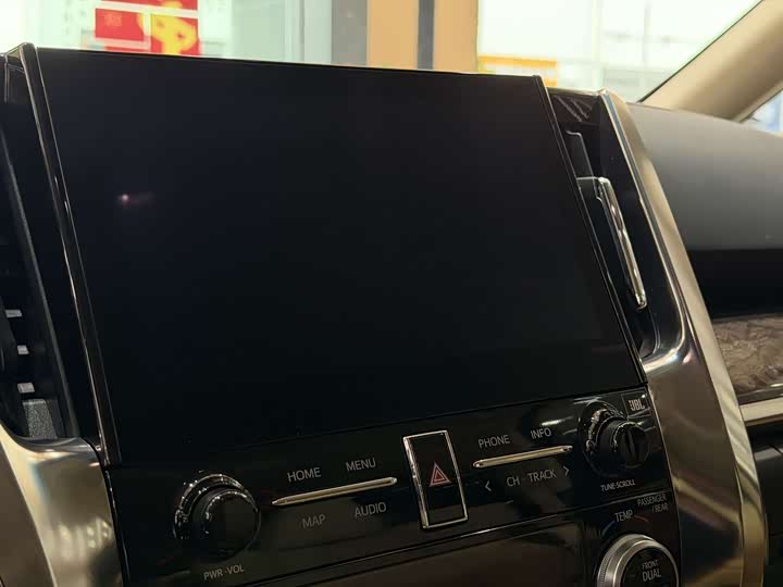 Фото 9 - Toyota Alphard