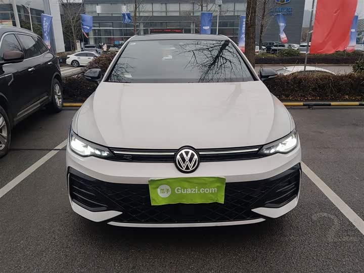 Фото 3 - Volkswagen Golf