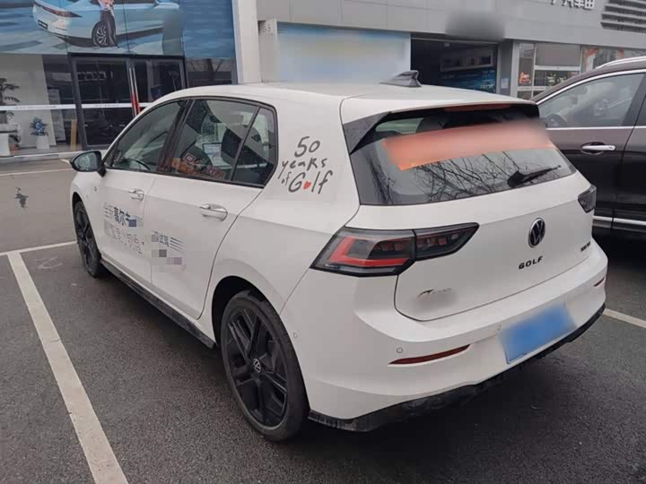 Фото 5 - Volkswagen Golf