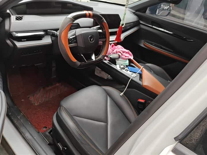 Фото 9 - Changan UNI-V