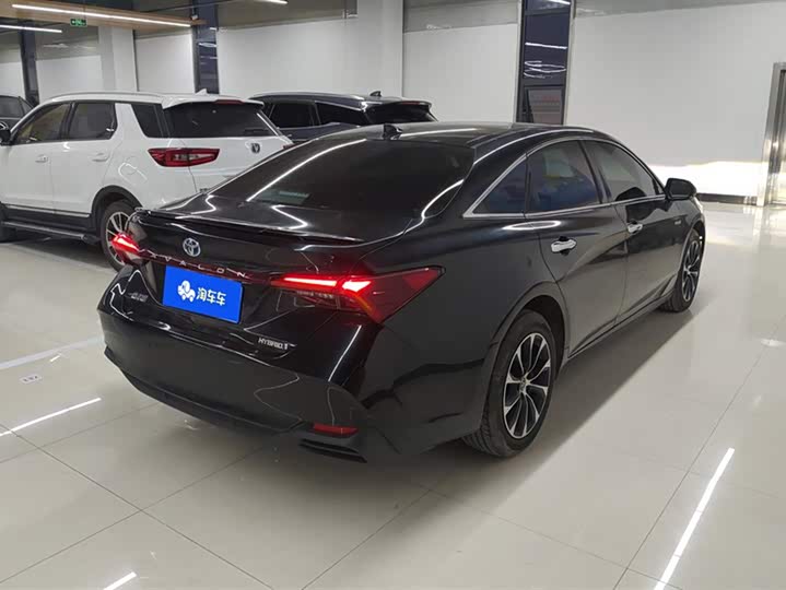 Фото 3 - Toyota Avalon