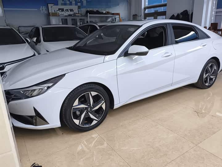 Фото 1 - Hyundai Elantra N line