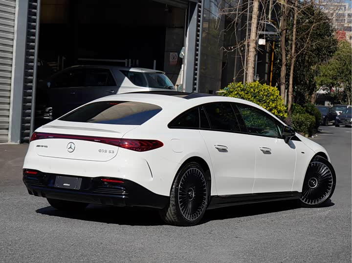 Фото 4 - Mercedes-Benz EQS AMG