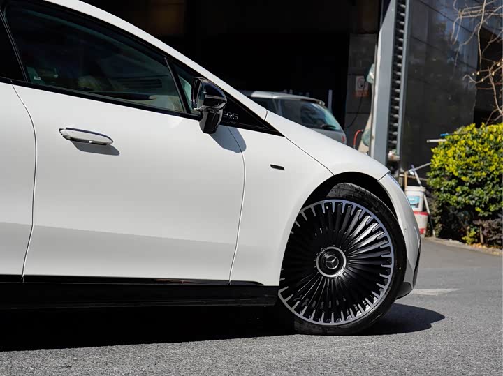 Фото 6 - Mercedes-Benz EQS AMG