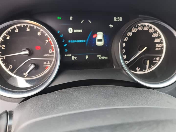 Фото 5 - Toyota Camry