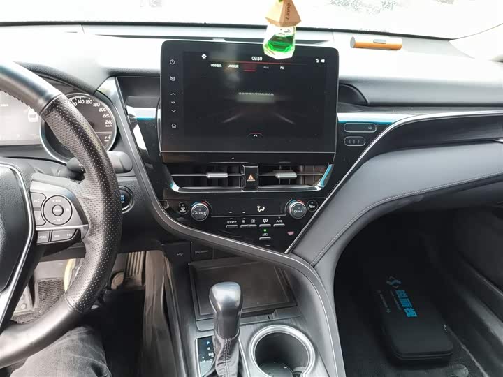 Фото 6 - Toyota Camry