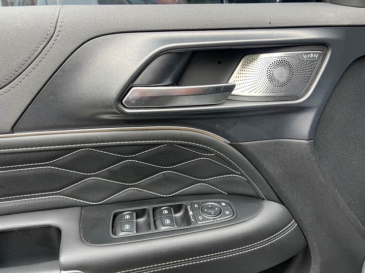 Фото 3 - Tank 300