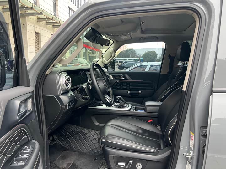 Фото 9 - Tank 300