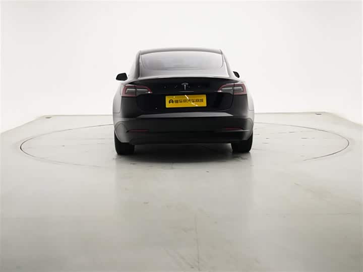 Фото 7 - Tesla Model 3